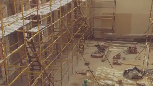 Baustelle mit Baustoffen f&uuml;r den Versand