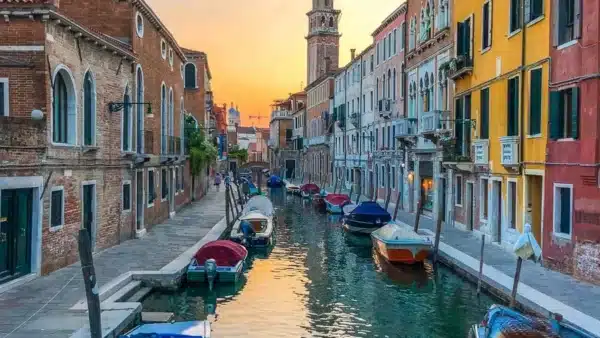 Wasserstra&szlig;e in Italien