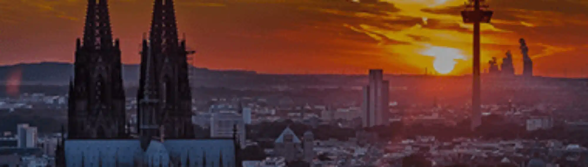 K&ouml;lner Innenstadt im Sonnenaufgang mit K&ouml;lner Dom